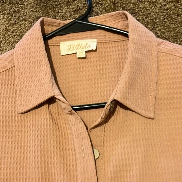 LISTICLE.  TWO PIECE SHORT SET. L/S BLOUSE AND SHORTS. SIZE MEDIUM. SALMON COLOR - Picture 8 of 11